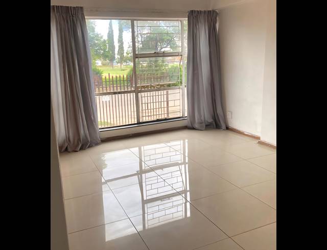 3 BEDROOM FLAT FOR SALE IN VEREENIGING CENTRAL